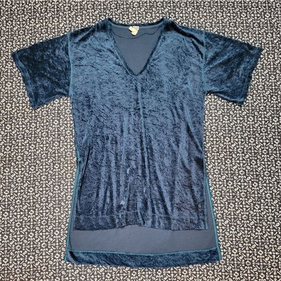 WeāTheāFreeĀ BlueāVelvetāTunic - Picture 1 of 7